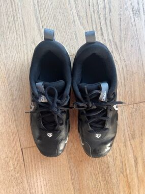 Nike Kids Black Lace-Up Baseball Cleats with Gray Accents